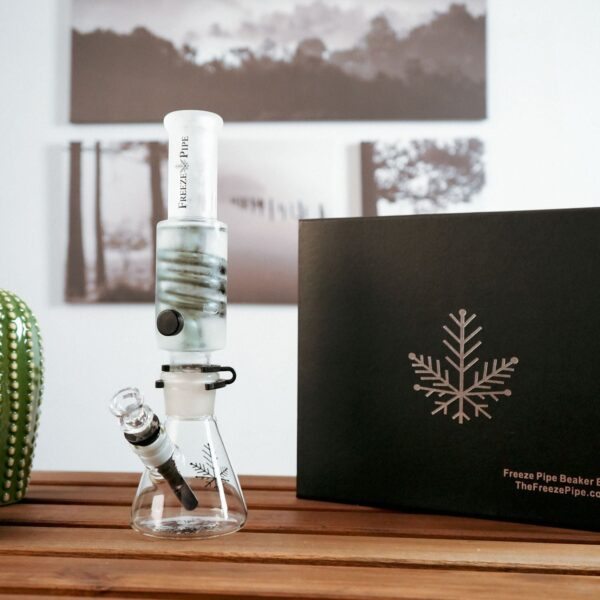 Freeze Pipe Beaker Bong - Image 6