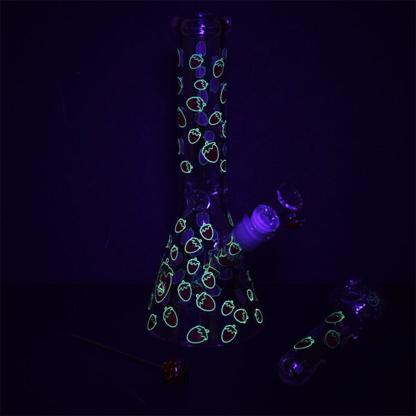 Pulsar Fruit Series Strawberry Cough Herb Pipe Glow Duo – 10″ / 14mm F - Image 4