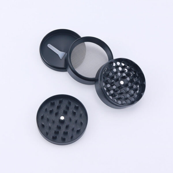 Large 4 Piece Zinc Alloy Metal Grinder - Image 4