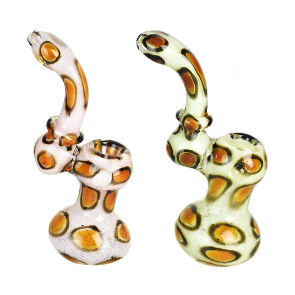 Laid Back Leopard Stand Up Bubbler Pipe – 7″/Colors Vary